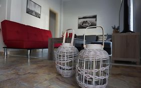Seaside Family Apartment In Paralia Dionisiou